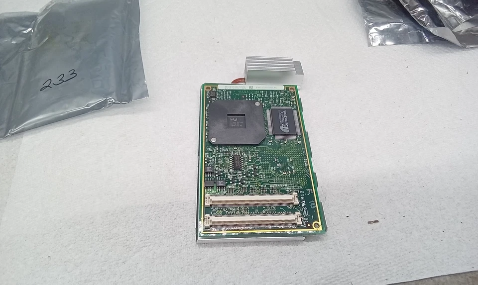 1 NOS INTEL Mobile  PENTIUM II  233 MHZ   MMC 1  CPU Processor PMG 23305001AA - Image 2 of 4