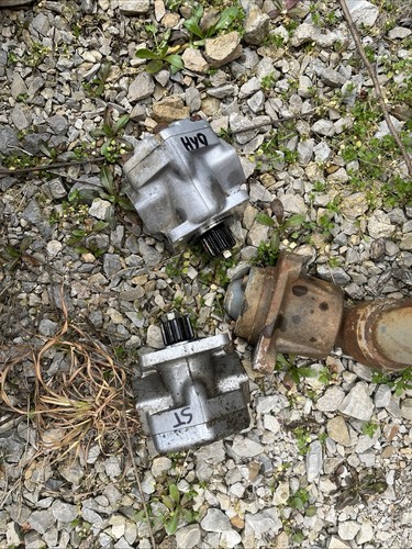 ISEKI TL2500 2 Hydraulic Pumps Power Steering Pump / Hydraulic Pump - Picture 5 of 7
