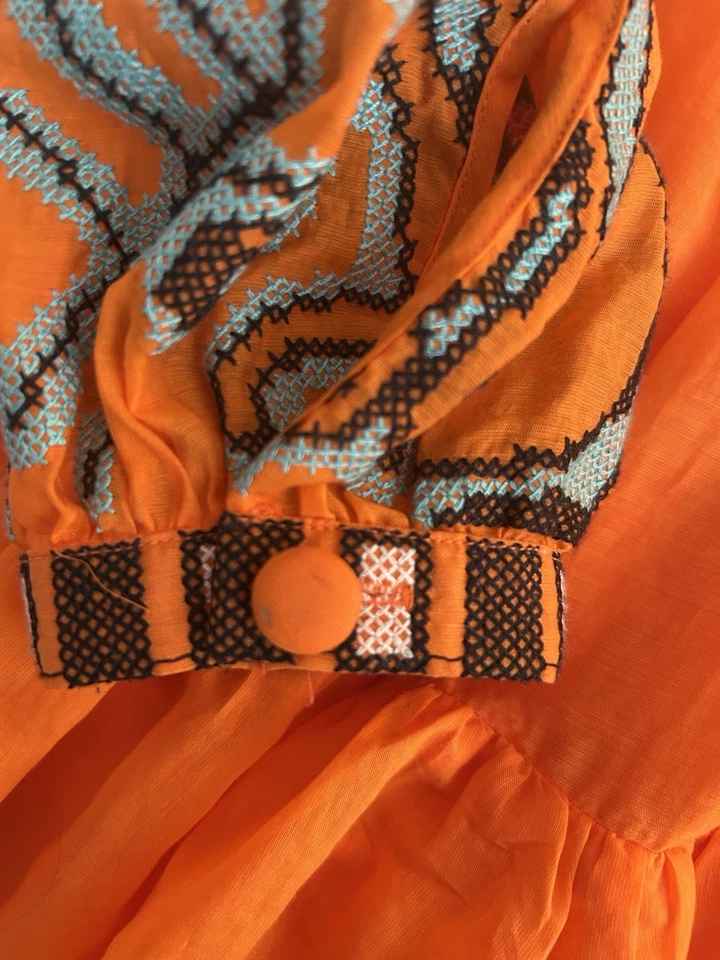 Vestido feminino Iris Apfel x H&M Emily Paris túnica laranja com babados bordado tamanho M - Imagem 4 de 4