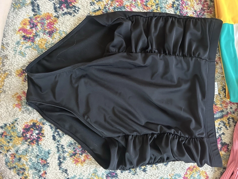 Traje de baño Coral Reef conjunto de dos piezas dos tops y una parte inferior Foto 3 de 4