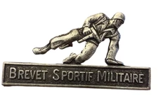 Brevet Sportif Militaire Pin G1469 Insignia Sports Elite Fighter Surplus New Old