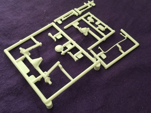 65 Chevelle REAR AXLE / SUSPENSION from Revell 1:25 Model Kit - Picture 3 of 9