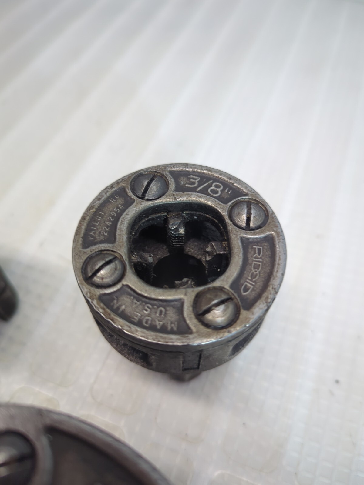 RIDGID DIE HEAD LOT OF 6 MISC. THREADER DIES 1/8 , 1/4 , 3/8 , 3/4 , 1" AS IS