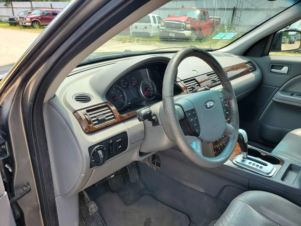 Conjunto de pedal de freno Ford 500 2005-2007 (quinientos) Foto 3 de 4