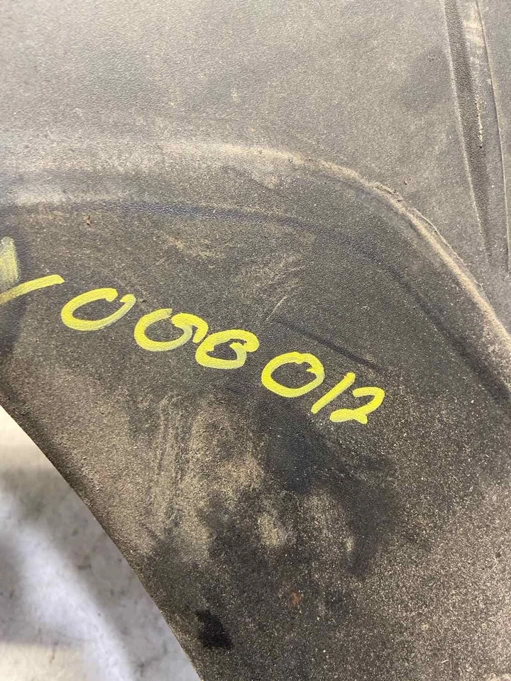 Б/у воздухоочиститель в сборе подходит: 2011 Dodge Charger 3.6 класса A - Изображение 3 из 4