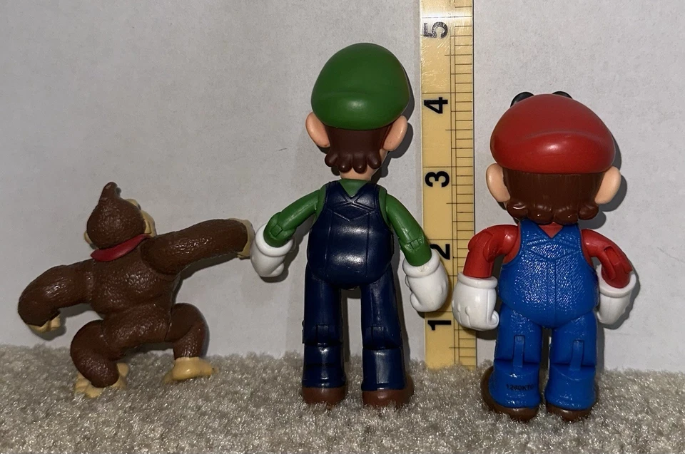 Nintendo 5" Super Mario, Luigi & Donkey Kong Vinyl Figures By Jakks. Lot Of 3. - Image 2 of 4