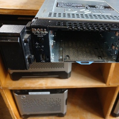 Dell PowerEdge R620   160GB RAM   RAID Card - Caddies Included - No Drives