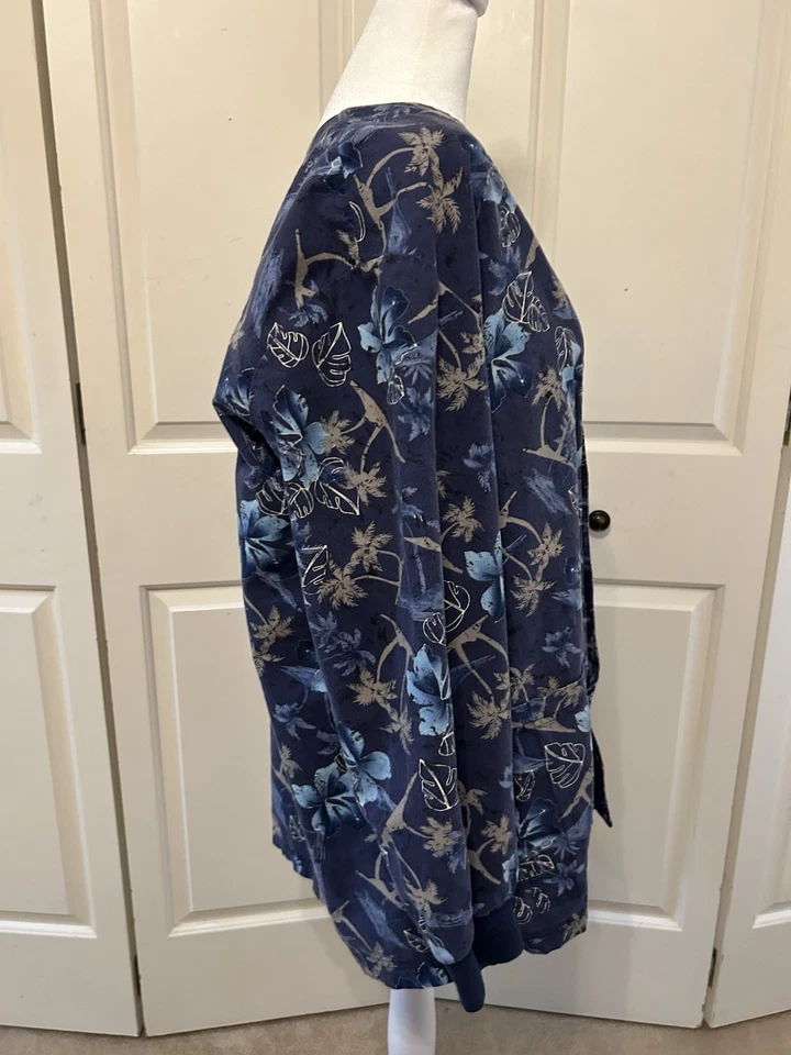 Scrub Jacket Medium Women’s - Image 2 of 3