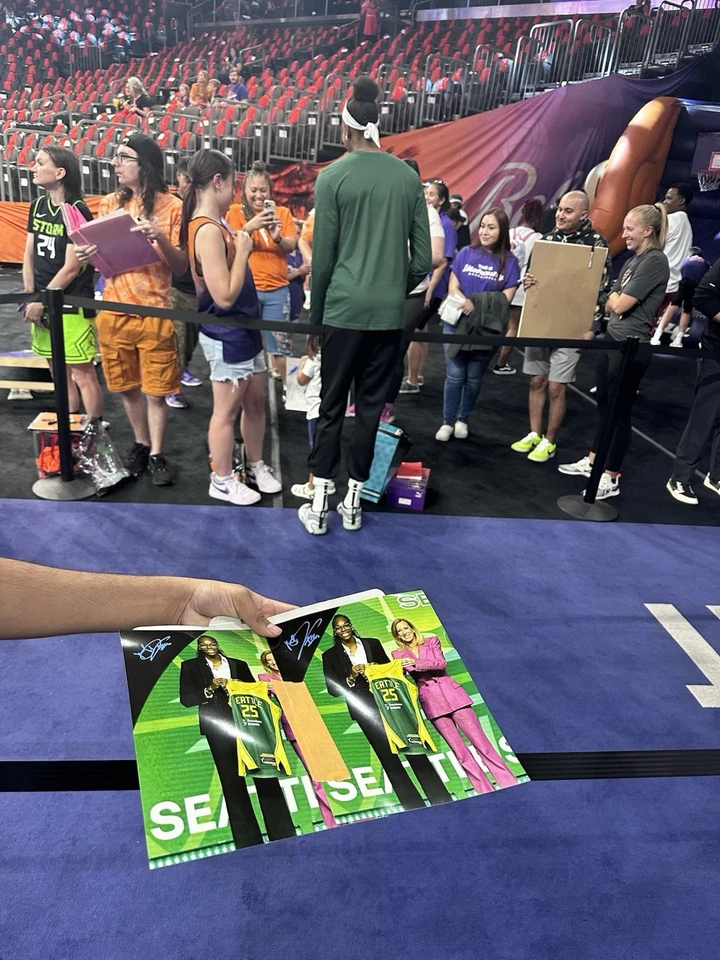 Dominique Malonga Signed 8x10 Photo Authentic Auto Seattle Storm WNBA QTY PROOF - Image 4 of 4