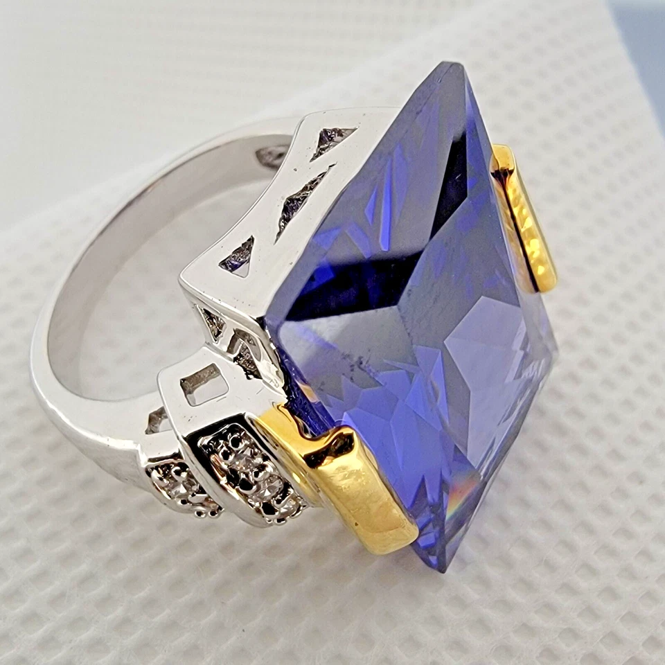 Anillo de tanzanita talla esmeralda 7 con detalles de oro y diamantes simulados acero inoxidable Foto 4 de 4