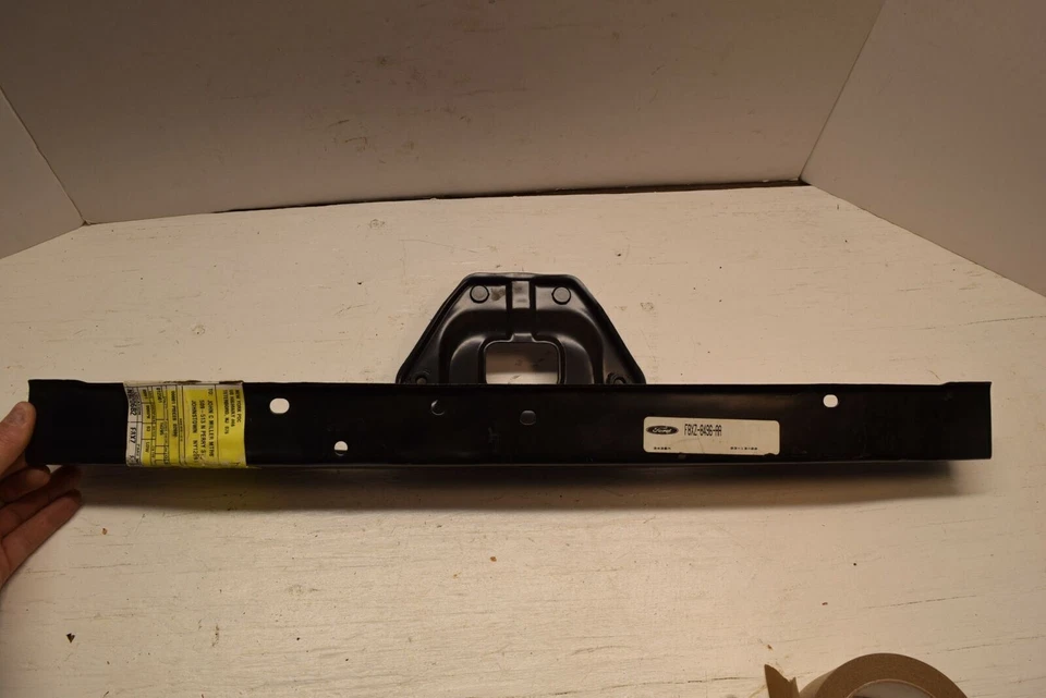 Soporte de radiador central superior Mercury Villager 1998-2002 nuevo de lote original #F8XZ-8496-AA G1 Foto 2 de 4