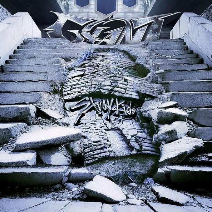 Stray Kids GIANT 3 CD Set Limited A+B+Standard & LIMITED Stray Kids GIANT 3 CD Set Limited A+B+Standard & LIMITED