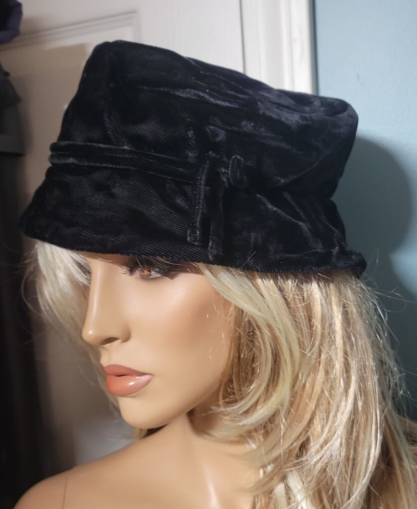 Pretty Vintage Black Velvet Bucket Hat Vintage Black Velvet Bucket Hat, 1960s-70s Women Hat  main image 3