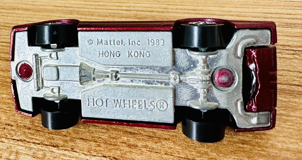 hotwheels EXTRAS  1983年 レア　トラック ビンテージ Vintage 1983 Hot Wheels Crack-Ups, Super X, Car, Black with