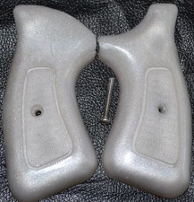 Taurus 6566748296669 Square Butt Pistol Grips Pearl Plasticscrew