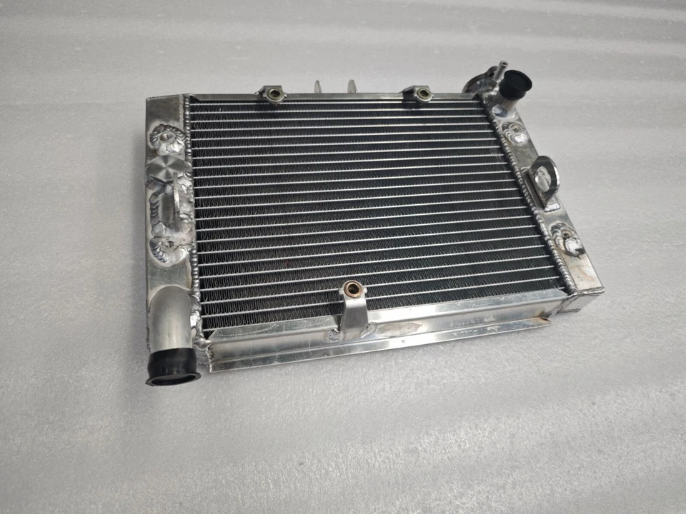 Radiador de aluminio Fit Honda Magna 700 VF700C, 750 VF750C 1987 1988 Foto 2 de 4