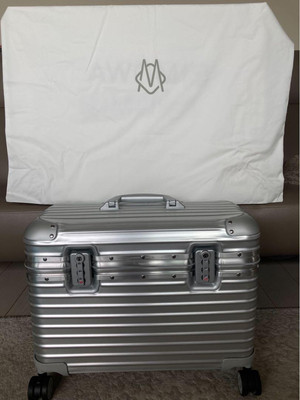 【RIMOWA】ORIGINAL PILOT SILVER 92551004 Original Pilot Case | Small Carry-On Suitcase | Silver | RIMOWA