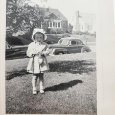 Photo Chevrolet Stylemaster Pontiac Silver Streak Girl Bonnet Car 1950s Vintage Photo Chevrolet Stylemaster Pontiac Silver Streak Girl Bonnet Car 1950s Vintage