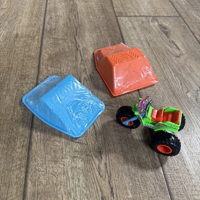 NEU & VERSIEGELT 2x Hot Wheels Monster Jam Monster Dirt Kinetic Sand Jump Rampe Form