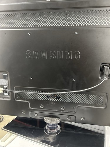 Samsung LN40C630K1F LED/LCD TV - Picture 4 of 5