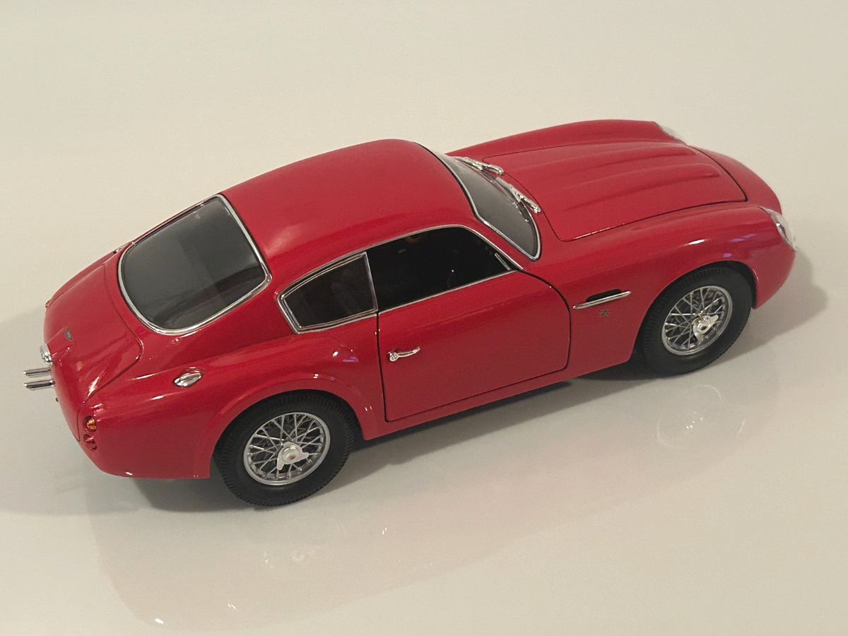 Road Signature 1961 ASTON MARTIN DB4GT ZAGATO OPENING HOOD & DOORS