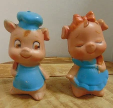 Vtg Pigs Salt & Pepper Shakers Girl and Boy Chef Baker Pigs Plastic HONG KONG