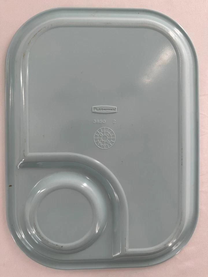 Vintage Rubbermaid Melamine Lunch Plates/Snack Tray Set of 6 - Image 3 of 3