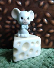 Mini Mouse On Cheese 524484 Not A Creature Was Stirring,no Box