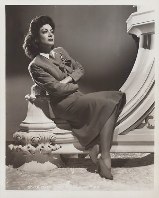 HOLLYWOOD BEAUTY JOAN CRAWFORD STYLISH POSE STUNNING PORTRAIT 1950s Photo C33