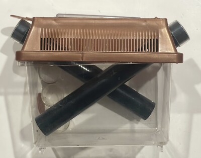 CRICKETS INSECT & FISH PLASTIC HOLDER (BROWN LID-CLEAR) 6 X7 X4.5 -REPTILES-USED