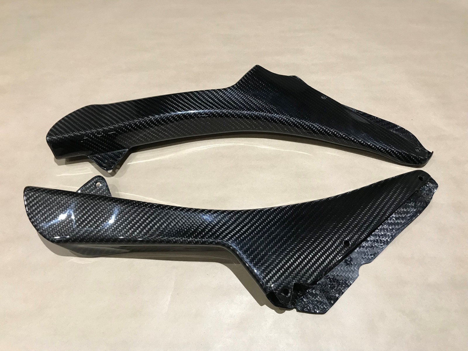 100% Dry Carbon Fiber Ferrari Front Truck Compartment Panel Fairing Cowling