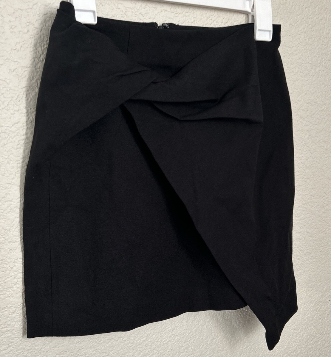 Aritzia Babaton Size Jethro Skirt Black Faux Twist Mini Skirt