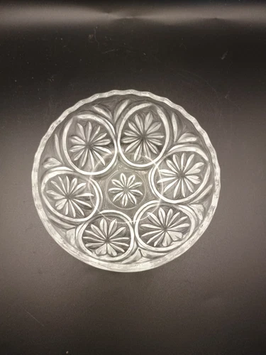 Vintage Anchor Hocking Medallion Desert Berry Bowl 4.5" Clear Glass 1960s