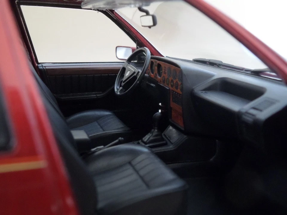 LANCiA THEMA 8.32 FERRARi 1988 2S ROSSO RED MET. EDiZiONE LiMiTATA MiTiCA 1/18 - Immagine 2 di 4