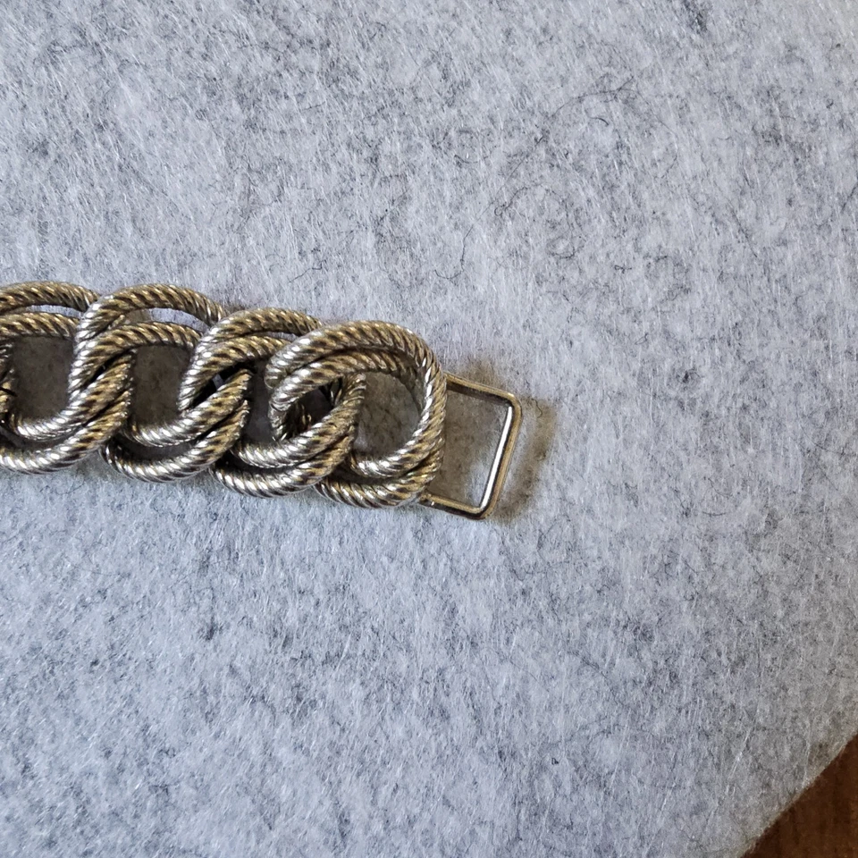 Pulsera de eslabones Napier vintage tono plata | Cadena gruesa | Cierre firmado Foto 3 de 4