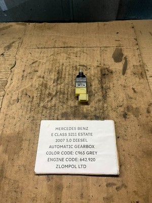 Mercedes Benz E S211 Kombi 2007 3.0 - Fußbremslichtschalter A0015454409