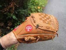 11" Cal Ripken Jr. Signature Rawlings Right Handed Throw Baseball Glove RBG129