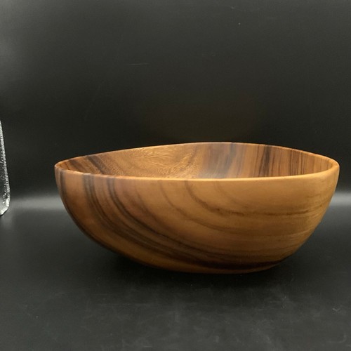 Pacific Merchants Trading Hardwood Acaciaware Rounded Triangle Bowl 10”x 10” x4” - Picture 9 of 14