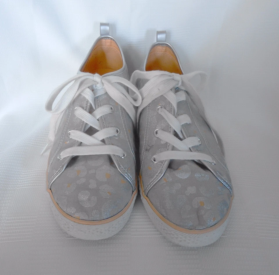 Crazy 8 Silver & Peach Animal Print Girl's Sneakers 5 - Image 3 of 4