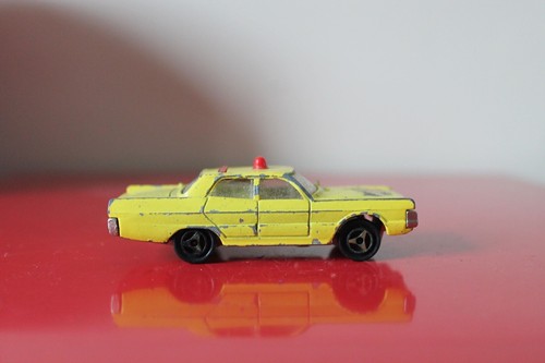 Majorette 3” PLYMOUTH FURY Diecast YELLOW POLICE Car 1/70 Vintage Very RARE - Picture 2 of 8