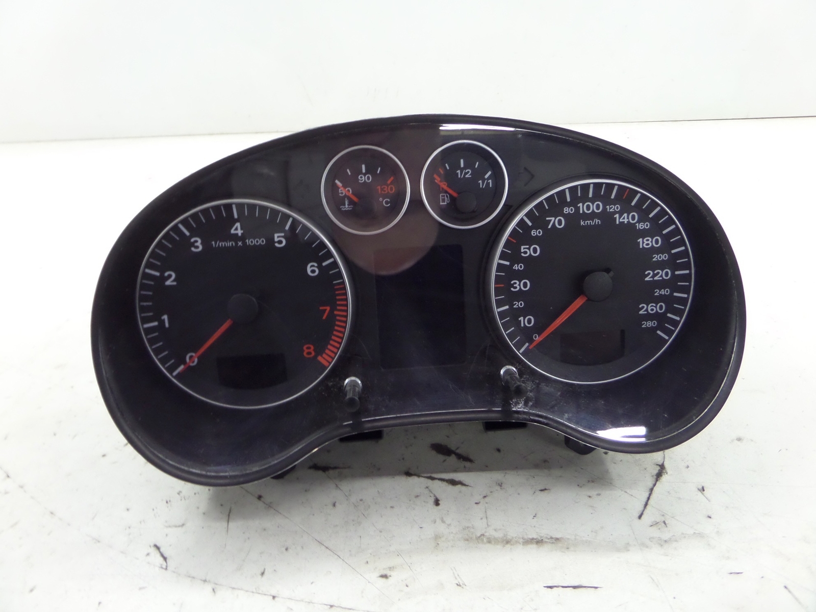 Audi A3 Instrument Cluster Speedo Gauges 133K KMS KPH 6 Speed M//T 8P