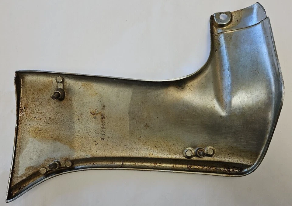 1951-1952 DeSoto 4-door Sedan & Club Coup Left Side Stone Shield 1364526 NOS. - Image 4 of 4