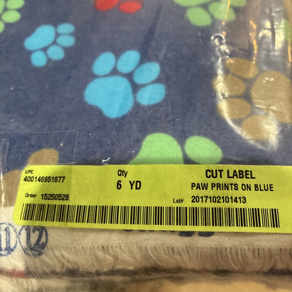 Tecido de flanela com estampa de pata azul Joanns 6 jardas NOVO parafuso completo - Imagem 2 de 4