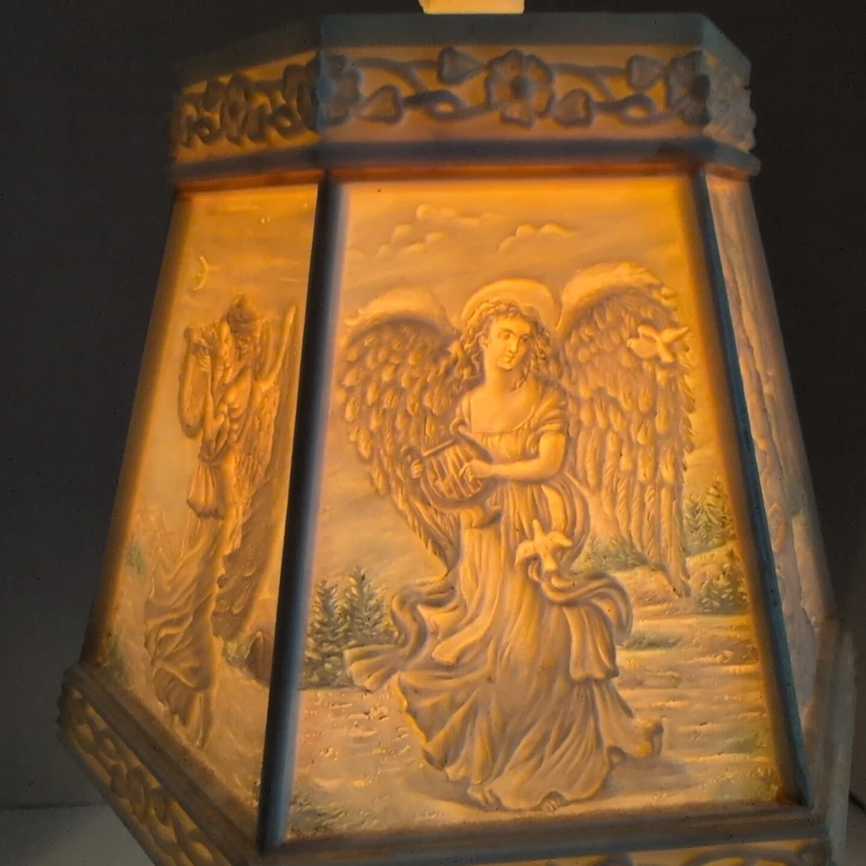 Vintage Angel Lamp 6 Panel Decorated Lithophane Shade With Finial Resin Angel - Image 2 of 4