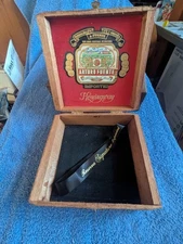 Arturo Fuente Hemingway Cigar Box-Vintage Wood Hinged lid-Display or Craft