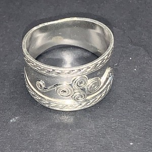 STERLING SILVER .925 Lot Ring Q24 Sz 7 Bali Tribal Swirl Modest Weave  Bali Love