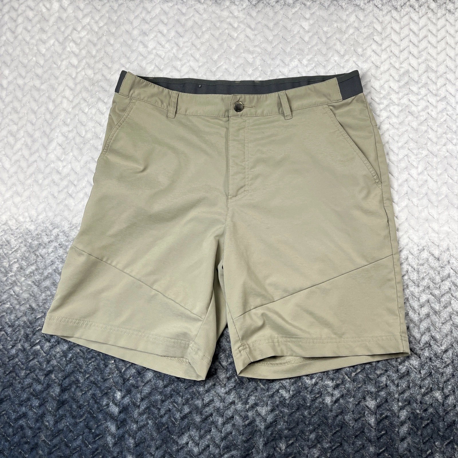 Columbia Shorts Mens 34 Omni-Shade Lightweight Trail Tech Zip Cargo