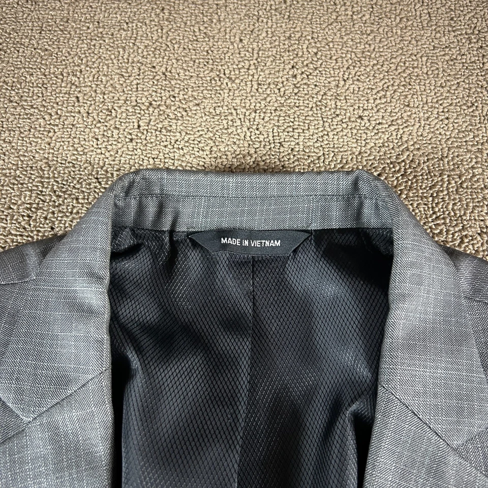 Structure Polyester Blend Sport Coat Blazer Gray Plaid Size 44R Fitted NWOT - Image 4 of 4