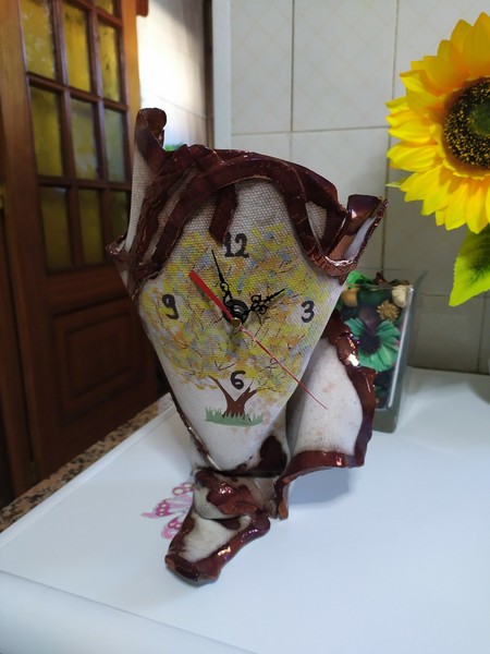 RELOJ ABSTRACTO DE MESA. NUEVO,NEW.