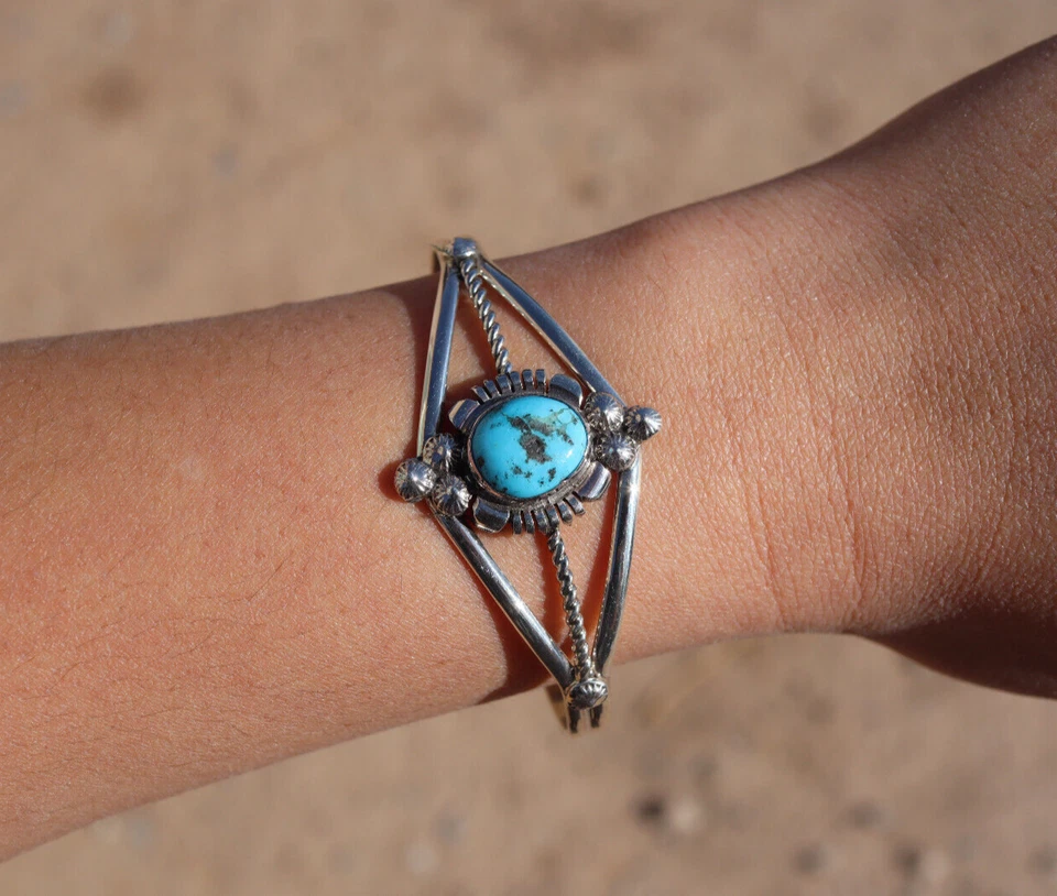 正品美洲原住民袖口手链,Kingman 绿松石手工纳瓦霍,尺寸 6.25 — 第 2/4 张图片